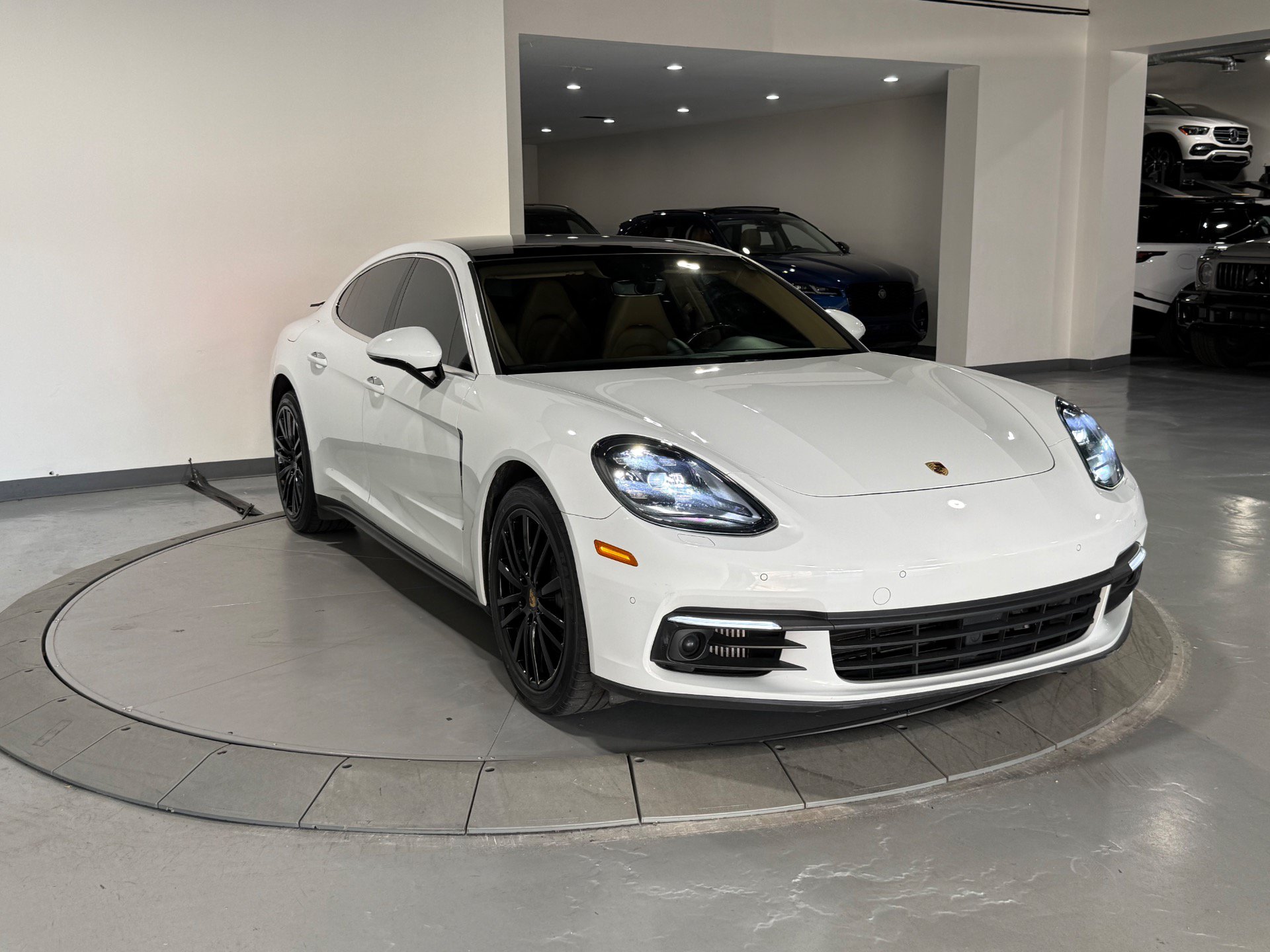 Used 2017 Porsche Panamera 4S AWD/4WD image 5