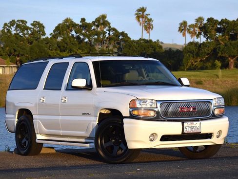 Used 2006 GMC Yukon XL Denali AWD/4WD image 2