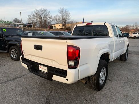 Used 2019 Toyota Tacoma SR w/ SR Convenience Package image 3