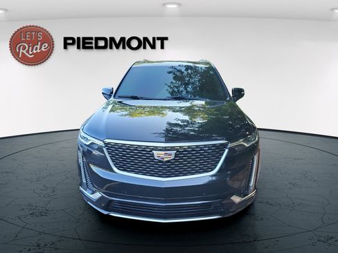 Used 2020 Cadillac XT6 Premium Luxury AWD/4WD image 2