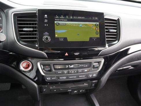 Used 2019 Honda Pilot Touring image 16