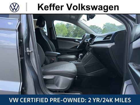 Certified 2023 Volkswagen Taos SE FWD image 37