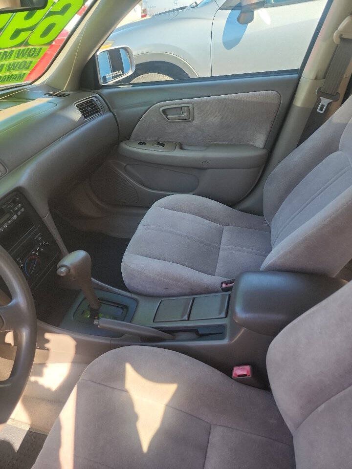 Used 1998 Toyota Camry LE FWD image 7