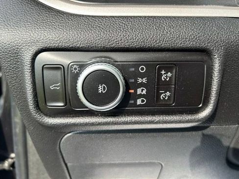 Used 2023 Ford Explorer XLT w/ Equipment Group 202A AWD/4WD image 19