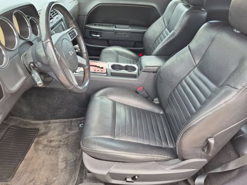 Used 2009 Dodge Challenger R/T RWD image 16