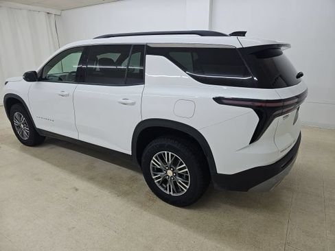 Used 2025 Chevrolet Traverse LT AWD/4WD image 15