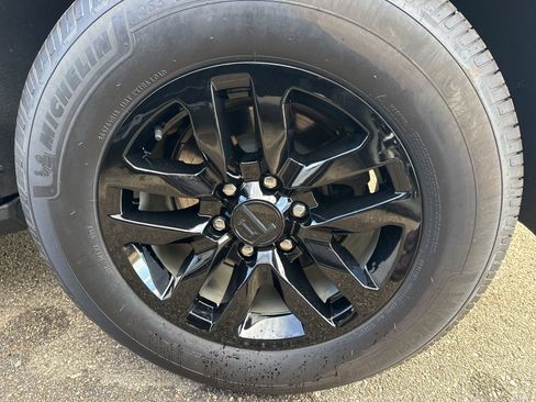 Used 2023 Chevrolet Tahoe LT image 5