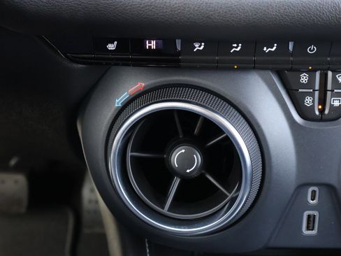 Used 2023 Chevrolet Blazer LT image 25