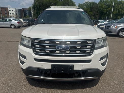 Used 2016 Ford Explorer XLT w/ Equipment Group 202A AWD/4WD image 2