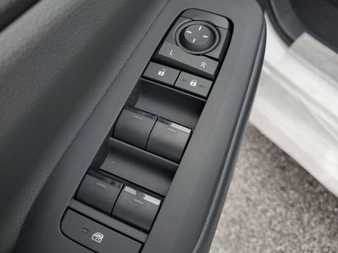 New 2026 Toyota Prius LE image 18