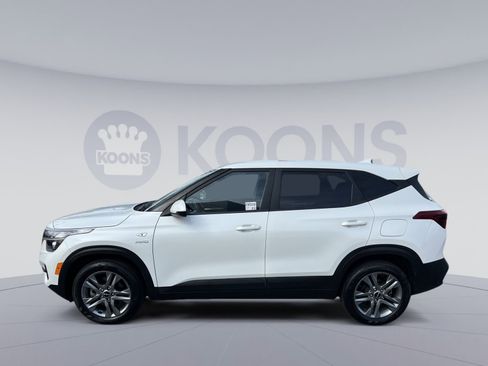Used 2023 Kia Seltos LX image 2