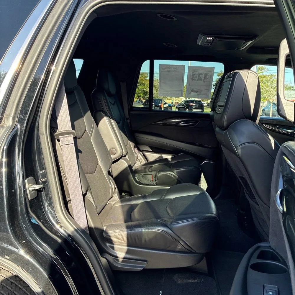 Used 2015 Cadillac Escalade Platinum AWD/4WD image 12