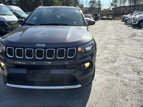 Used 2024 Jeep Compass Limited image 3
