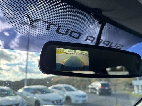 Used 2016 Ford F250 XLT w/ FX4 Off-Road Package image 18