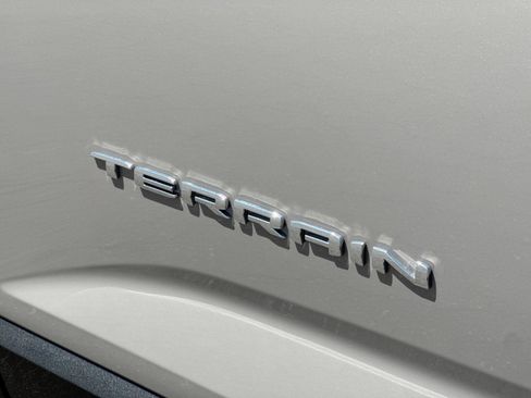 New 2027 GMC Terrain Elevation w/ Elevation Premium Package FWD image 32