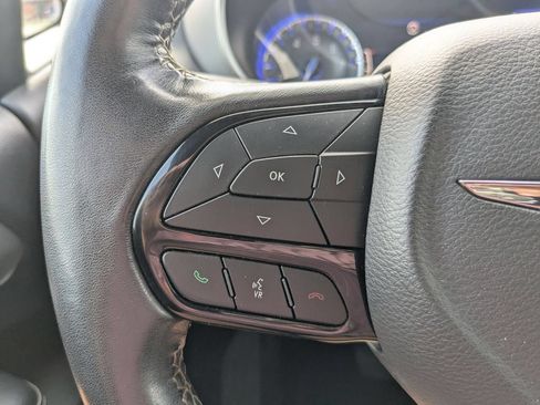 Used 2020 Chrysler Pacifica Touring-L Plus FWD image 28