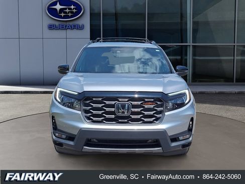 Used 2025 Honda Passport TrailSport image 2