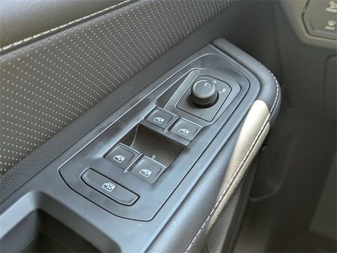 Used 2026 Volkswagen Atlas Cross Sport SE image 25