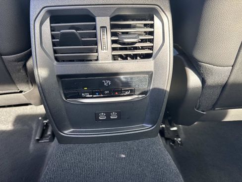 Certified 2025 BMW 330i Sedan image 15