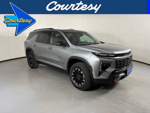 Certified 2025 Chevrolet Traverse Z71 AWD/4WD image 1