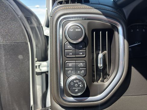 Used 2021 GMC Sierra 1500 AT4 AWD/4WD image 15
