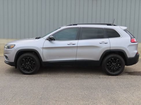 Used 2022 Jeep Cherokee Latitude w/ Comfort Safety Group AWD/4WD image 9