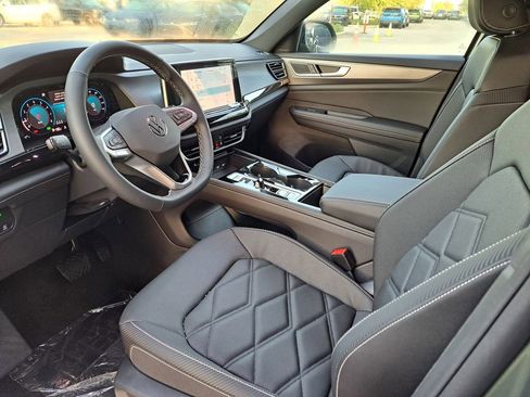 New 2026 Volkswagen Atlas Cross Sport SE image 7