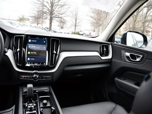 Certified 2025 Volvo XC60 B5 Plus image 21