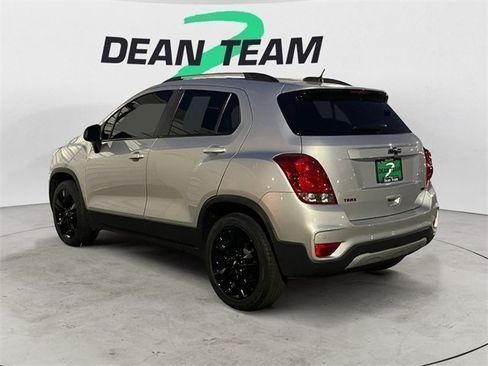 Used 2020 Chevrolet Trax LT w/ Sun & Sound Package image 6