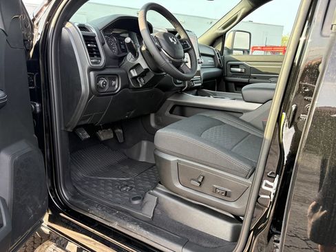 New 2026 RAM 2500 Big Horn AWD/4WD image 15