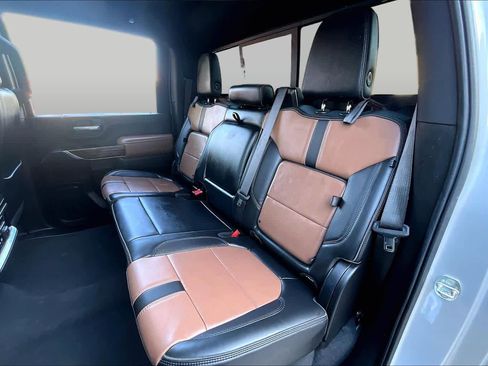 Used 2022 Chevrolet Silverado 3500 High Country w/ Technology Package AWD/4WD image 21