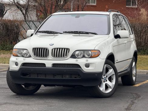 Used 2005 BMW X5 4.4i image 1