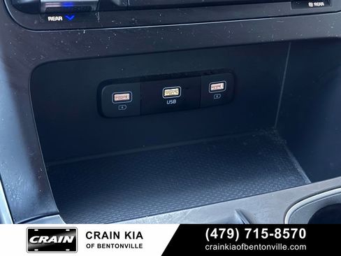 Used 2024 Kia Carnival LX image 18