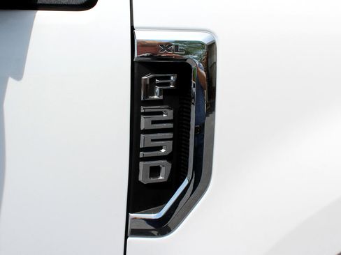 Used 2019 Ford F250 XL w/ XL Value Package image 35