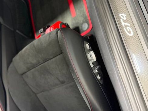 Used 2020 Porsche 718 Cayman GT4 RWD image 31