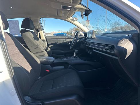 Used 2023 Honda HR-V LX image 16