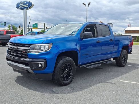 Used 2022 Chevrolet Colorado Z71 w/ Safety Package AWD/4WD image 3