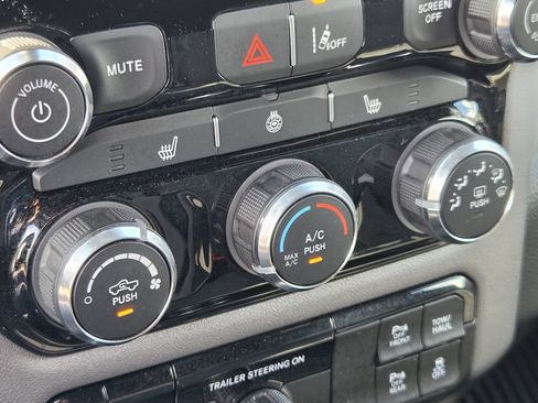 Used 2025 RAM 1500 Big Horn RWD image 19