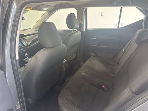 Used 2021 Nissan Kicks SV image 16