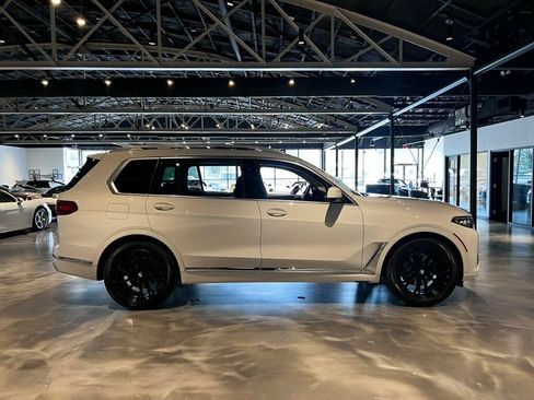 Used 2021 BMW X7 xDrive40i AWD/4WD image 6