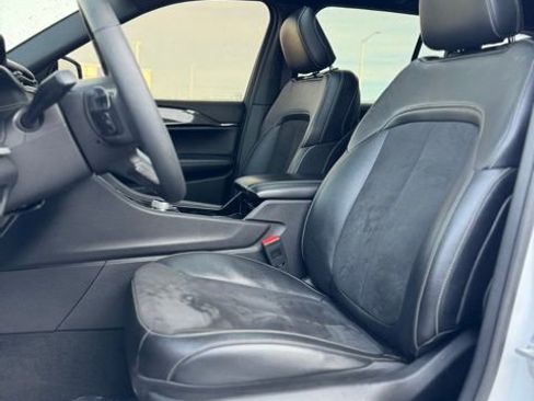 Used 2023 Jeep Grand Cherokee Altitude image 14