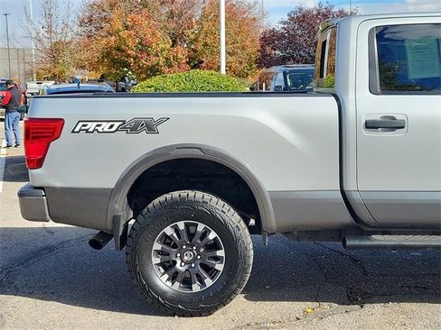 Used 2017 Nissan Titan PRO-4X w/ Pro-4x Convenience Package image 4