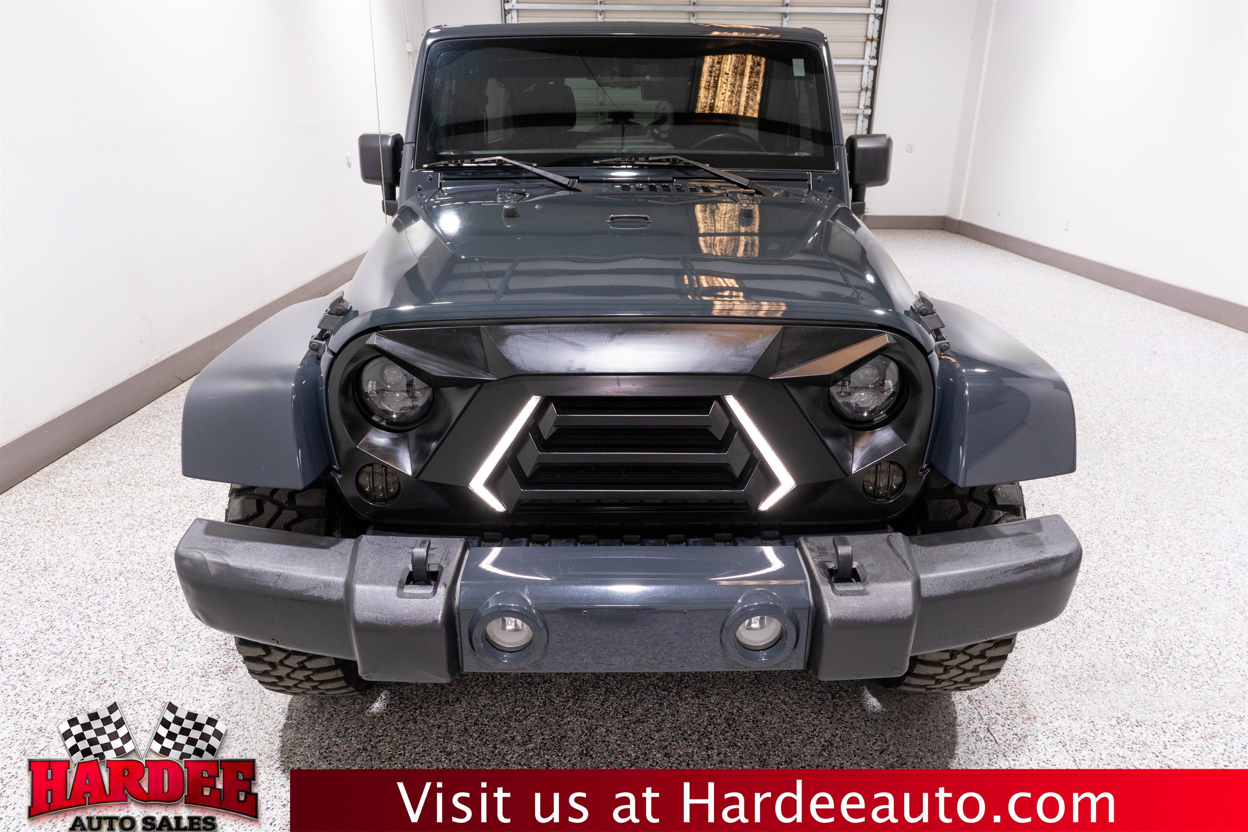 Used 2017 Jeep Wrangler Unlimited Sahara w/ Connectivity Group AWD/4WD image 7