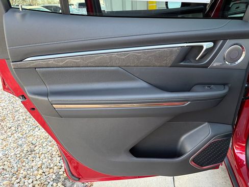 New 2026 Buick Enclave Avenir image 38