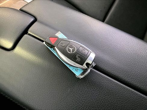 Used 2016 Mercedes-Benz E 350 4MATIC Wagon image 15