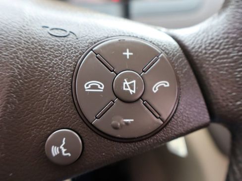 Used 2011 Mercedes-Benz C 300 4MATIC Sedan image 32