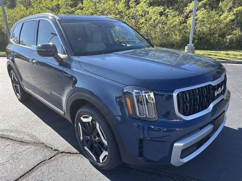New 2025 Kia Telluride EX image 1