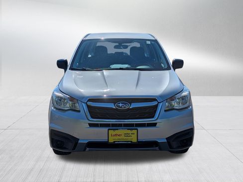 Used 2017 Subaru Forester 2.5i AWD/4WD image 2