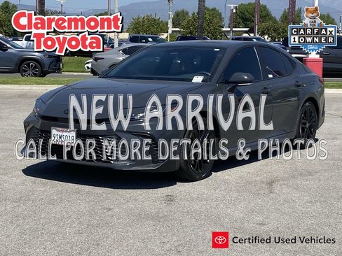 Certified 2025 Toyota Camry SE image 1