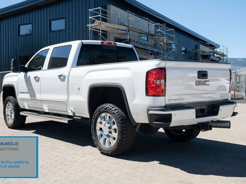 Used 2019 GMC Sierra 2500 Denali w/ Duramax Plus Package image 2